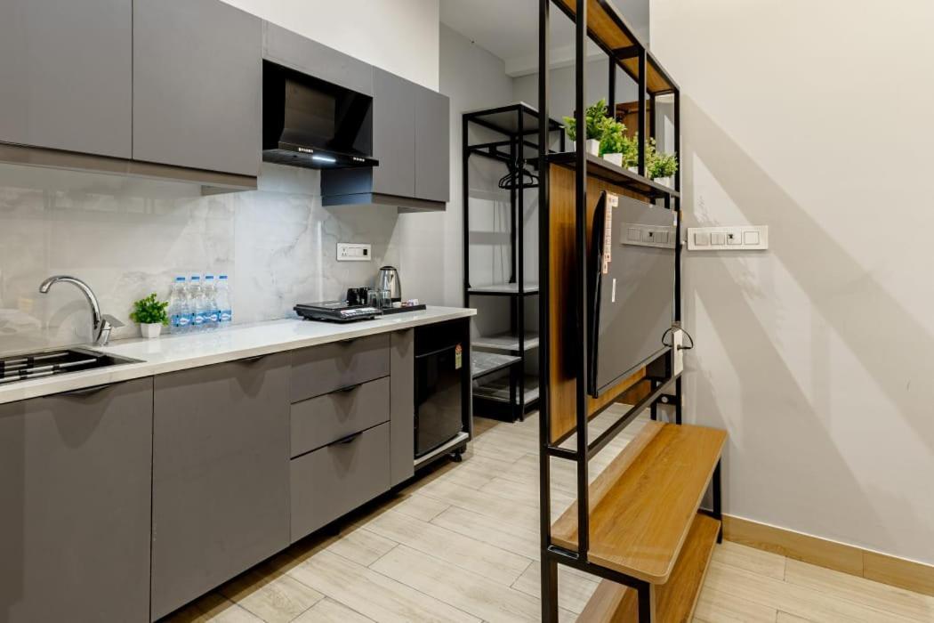 Hotel Imperial Stayz Sector 51 Gurgaon Dış mekan fotoğraf