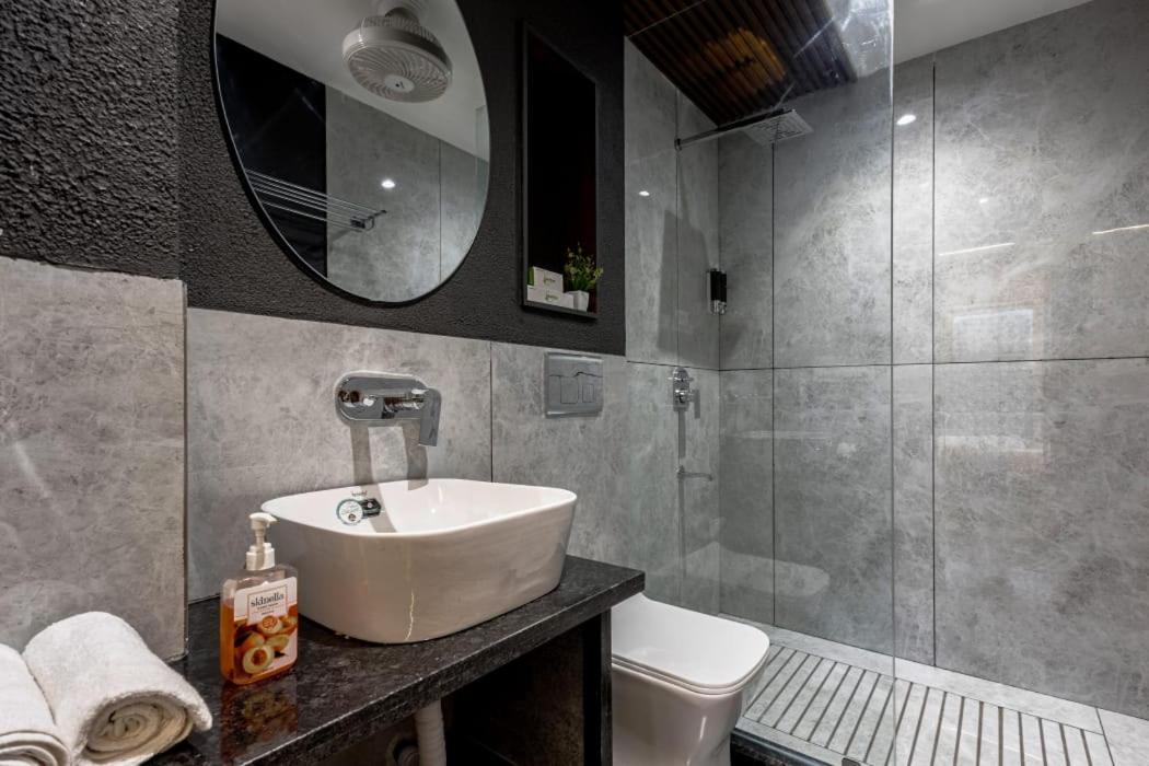 Hotel Imperial Stayz Sector 51 Gurgaon Dış mekan fotoğraf